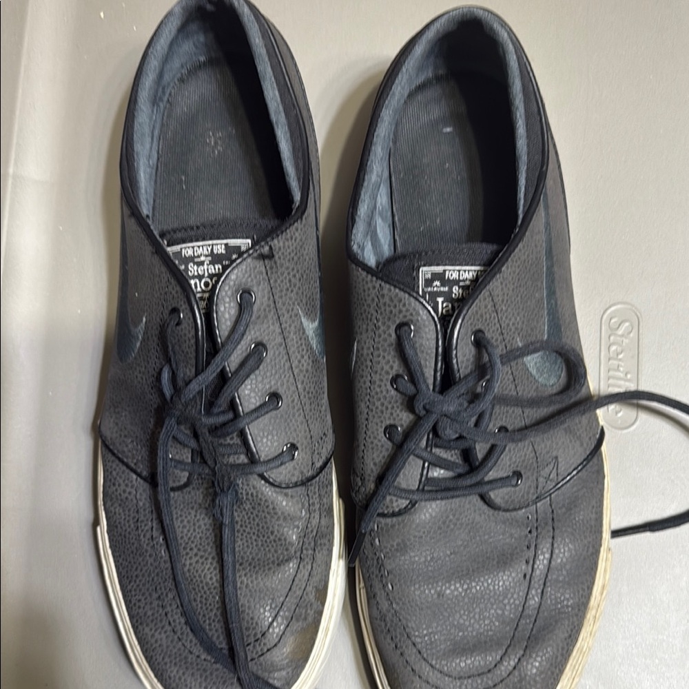 Nike Stefan Janoski skateboard sneakers, size 10